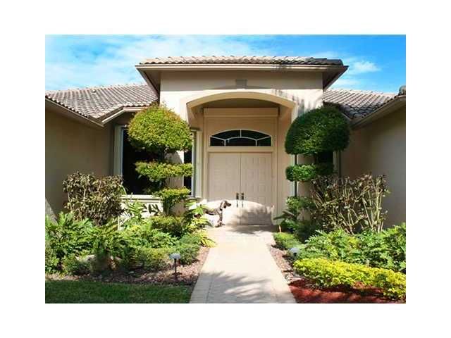 2498 EAGLE RUN DR, Fort Lauderdale, FL 33327