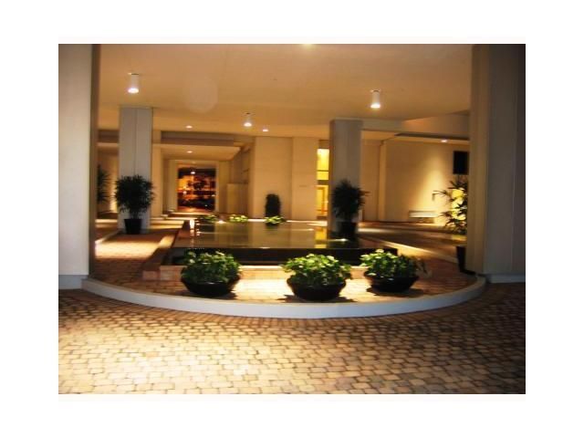 1060 BRICKELL AV # 2707, Miami, FL 33131