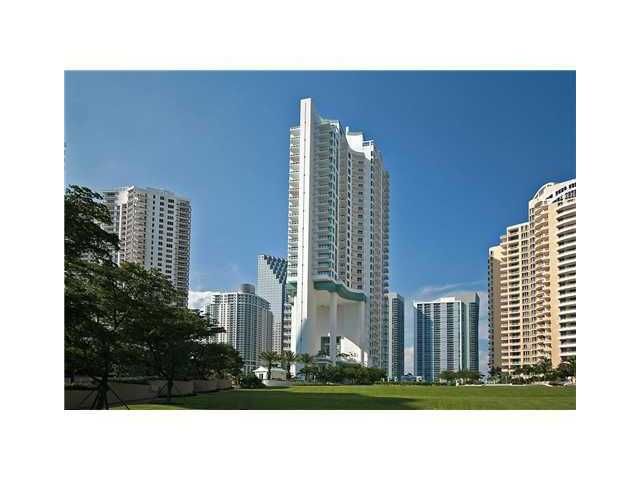 900 BRICKELL KEY BL # 1905, Miami, FL 33131