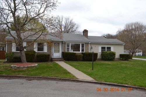 18 Bart Dr, Riverside, RI 02915