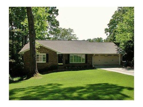 864 Chattahoochee Drive, Gainesville, GA 30501