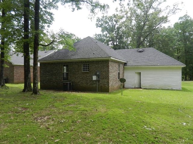 422 Lake Dockery Dr, Byram, MS 39272