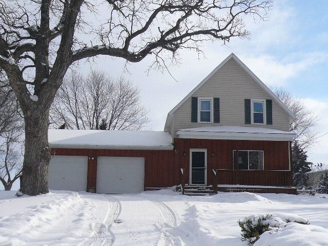 404 Booth St, Fox Lake, WI 53933