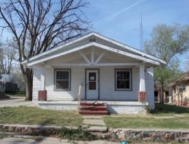 204 E Ash St, Dodge City, KS 67801