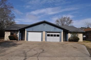 213 And 215 Bluebir, Lufkin, TX 75904