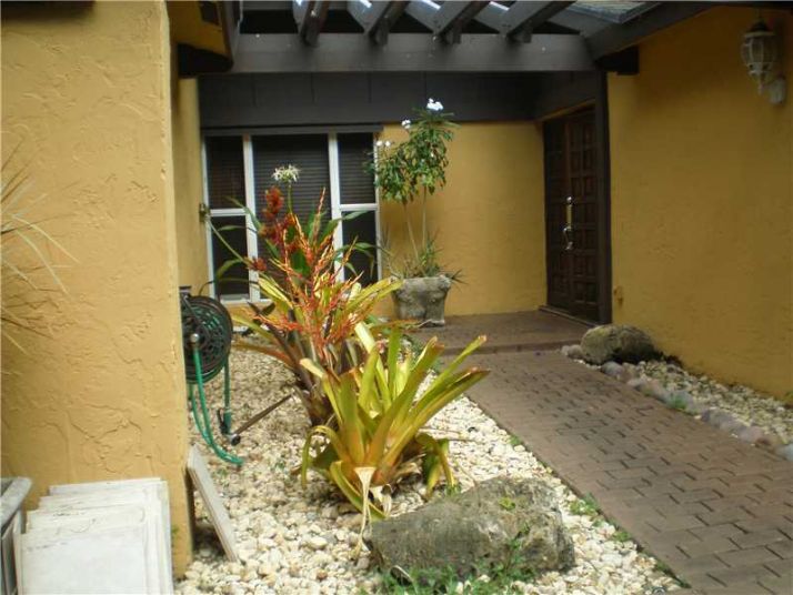 13301 SW 108 ST CIR, Miami, FL 33186