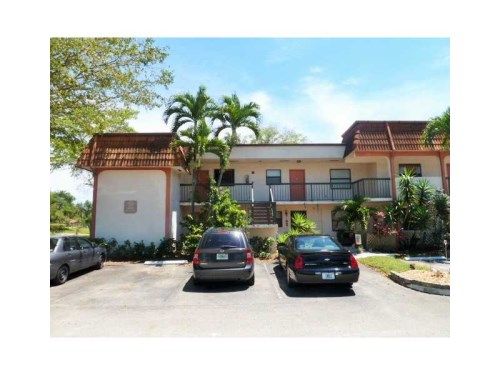 880 NE 207 TE # 201-10, Miami, FL 33179