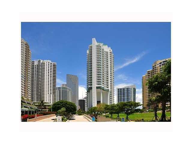 900 BRICKELL KEY BL # 2704, Miami, FL 33131