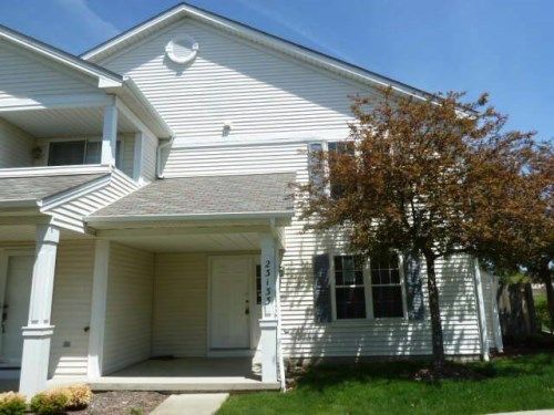 23133 Grist Mill Ct, Olmsted Falls, OH 44138