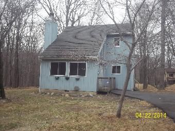 271 Wild Acres Dr, Dingmans Ferry, PA 18328