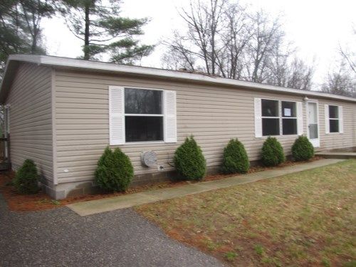 29656 Deepwoods Dr, Lawton, MI 49065