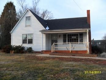 2841 E Sprague St, Winston Salem, NC 27107