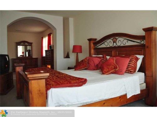 12708 SW 21ST ST, Hollywood, FL 33027