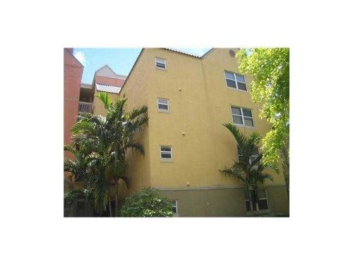 8333 LAKE DR # 107, Miami, FL 33166