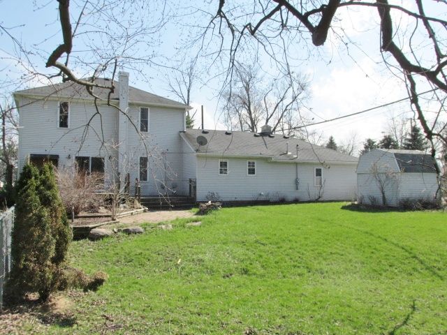 580 2nd St, Oxford, MI 48371
