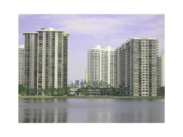 18181 NE 31 CT # 2505, North Miami Beach, FL 33160