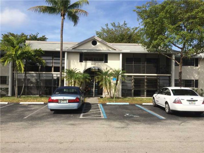 907 NE 199 ST # 104, Miami, FL 33179
