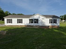 1820 Plum Springs Rd, Bowling Green, KY 42101