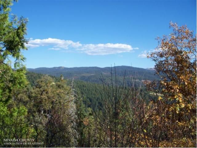 30399 Yellow Pine Ln, Nevada City, CA 95959