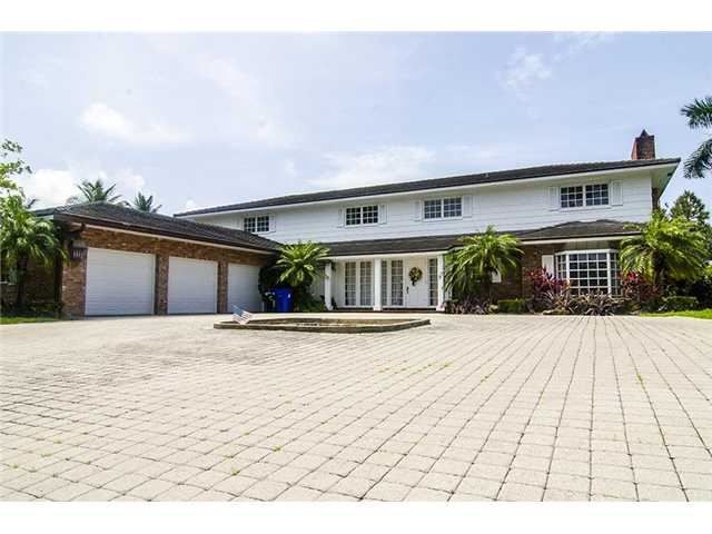 2 Harborage Isle Dr, Fort Lauderdale, FL 33316