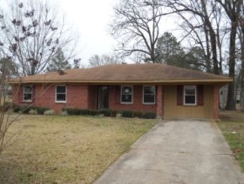 676 Wayne Dr, Canton, MS 39046