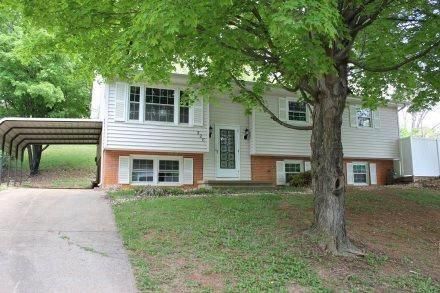 326 Thomas St, Staunton, VA 24401