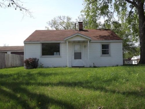 1500 Norman Dr, Pekin, IL 61554