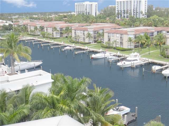 3131 NE 188 ST # 1-804, Miami, FL 33180