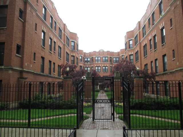 1116 W Pratt Blvd Apt 1, Chicago, IL 60626