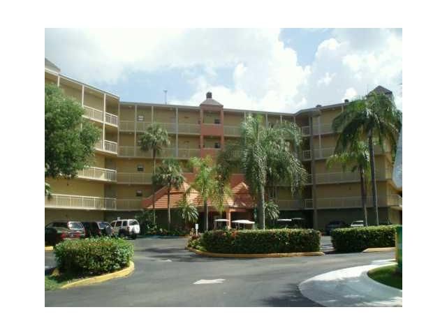 8290 LAKE DR # 512, Miami, FL 33166