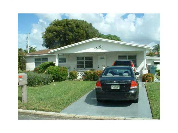 7535 NW 7TH PL, Pompano Beach, FL 33063