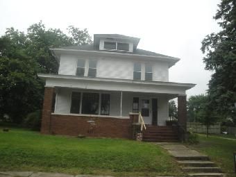 216 S Wood St, Maroa, IL 61756