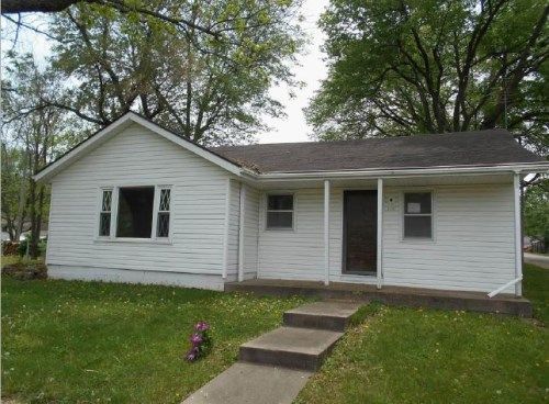 107 S 1st St, Louisburg, KS 66053