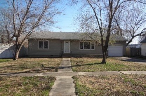 613 Yuba St, Burlington, KS 66839