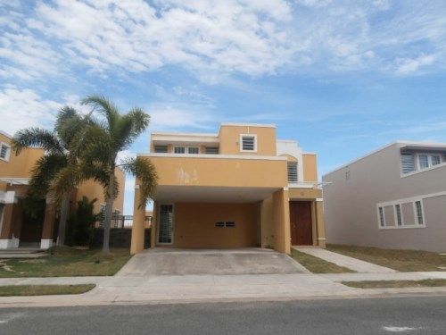 K-8 Agata St. Masiones Del Caribe, Humacao, PR 00791