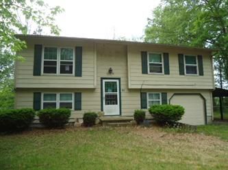 395 Helken Drive, Bonnie, IL 62816