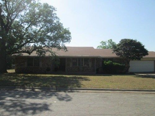 203 Oakwood Drive, Keene, TX 76059