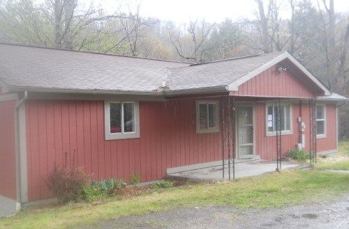 2324 Sweeneysburg Rd, Beckley, WV 25801