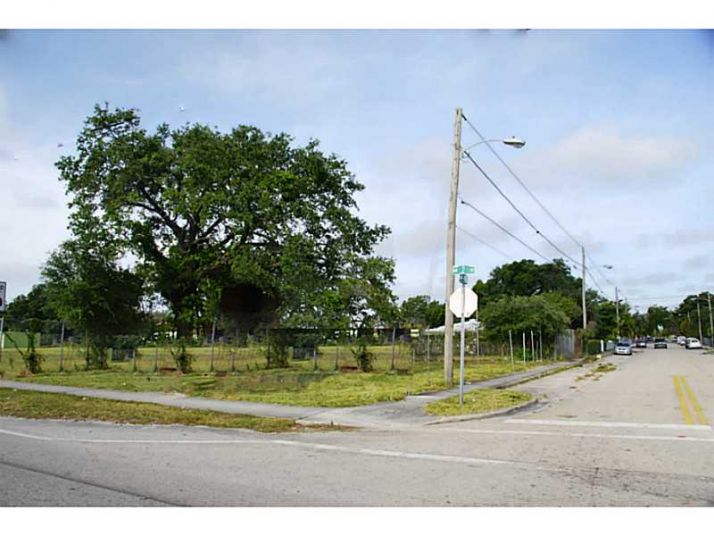 4744 NW 2 AV, Miami, FL 33127