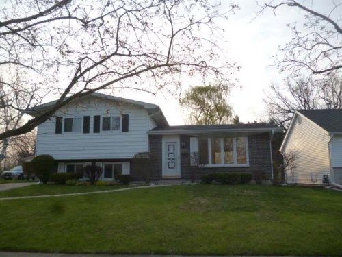 2501 Roberts Ave, Waukegan, IL 60087