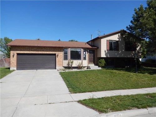 12731 S Old Fort Dr, Riverton, UT 84065