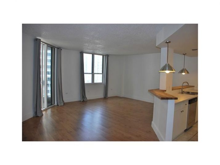 701 BRICKELL KEY BL # 1107, Miami, FL 33131