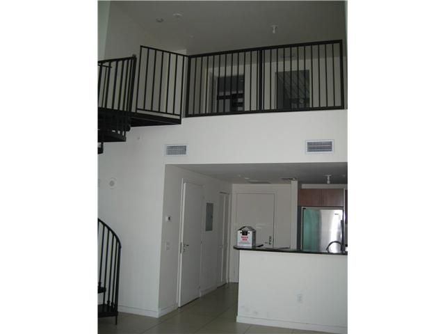 300 S BISCAYNE BL # L-1016, Miami, FL 33131