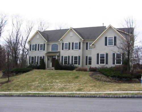 16 LEAF CREEK COURT, Douglassville, PA 19518