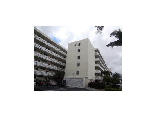 3020 MARCOS DR # S-105, North Miami Beach, FL 33160