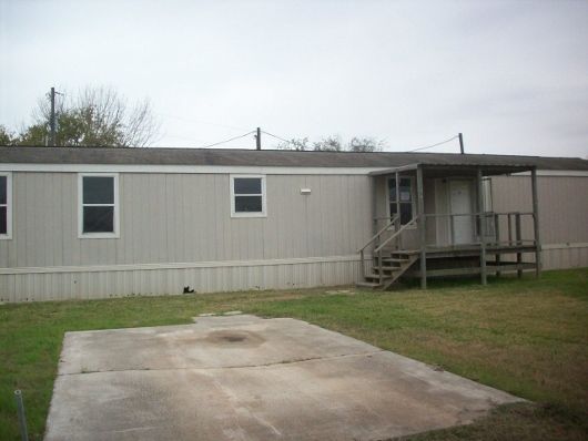 96 Farice St, Telferner, TX 77988