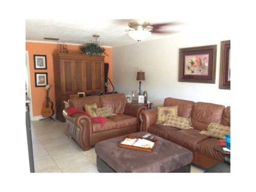 8122 SW 83 PL # 8122, Miami, FL 33143