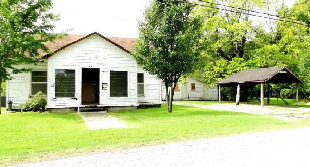 809 W Red Hill St, Dyer, AR 72935