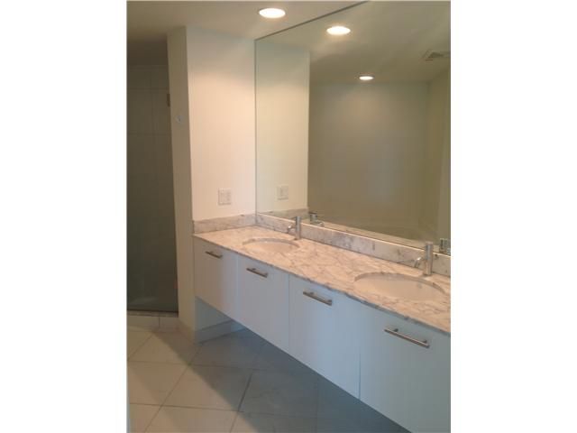 55 SE 6 ST # 1802, Miami, FL 33131