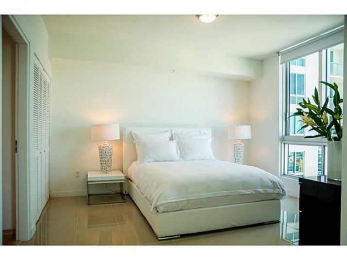 300 S BISCAYNE BL # T-2609, Miami, FL 33131